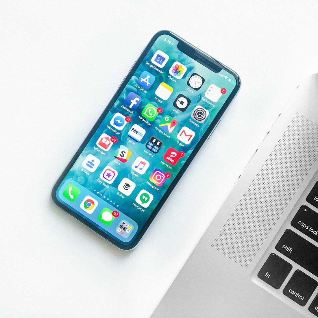 IM电竞 APP 赛程与赛事列表界面示意